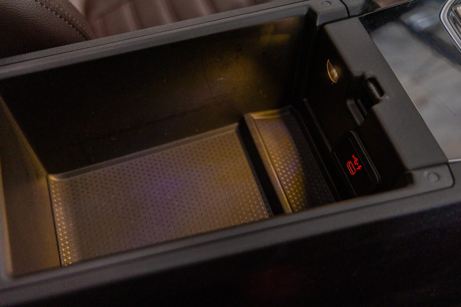 B3 リムジン アルラット 4WD