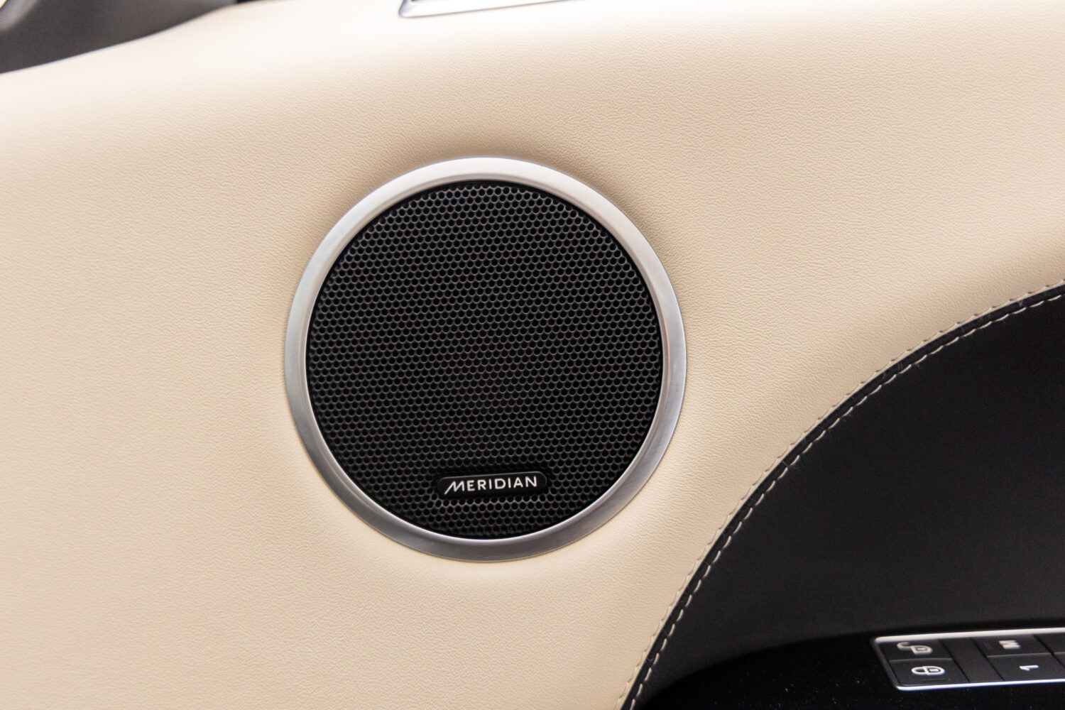 レンジローバースポーツ　オートバイオグラフィー ダイナミック 525PS