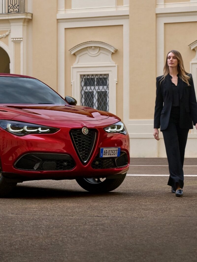 アルファ・ロメオ・ジュリア/ステルヴィオ　情熱と美学を象徴の限定車「インテンサ」