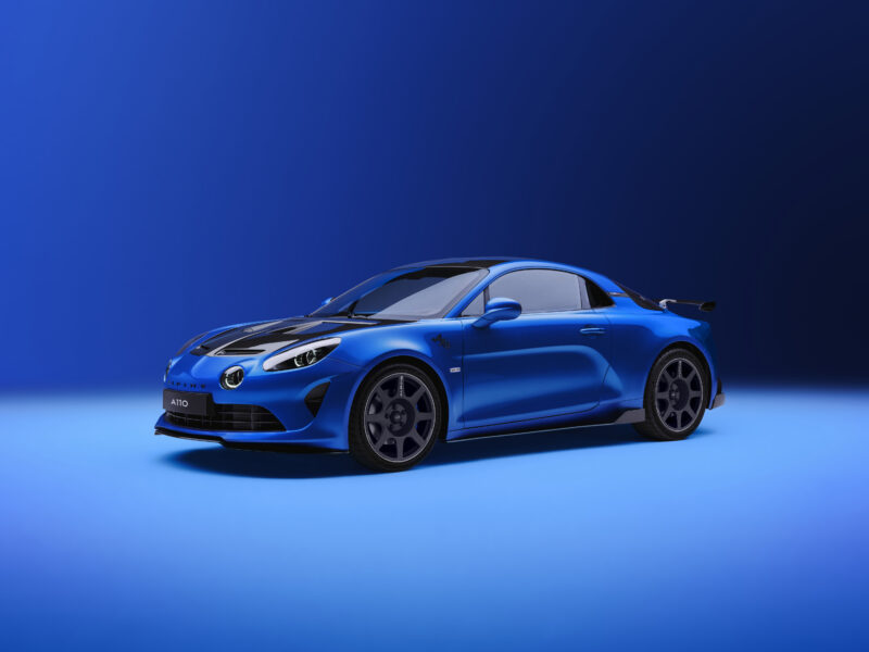 アルピーヌA110　受注終了と限定70台の「ブルーアルピーヌエディション」発表