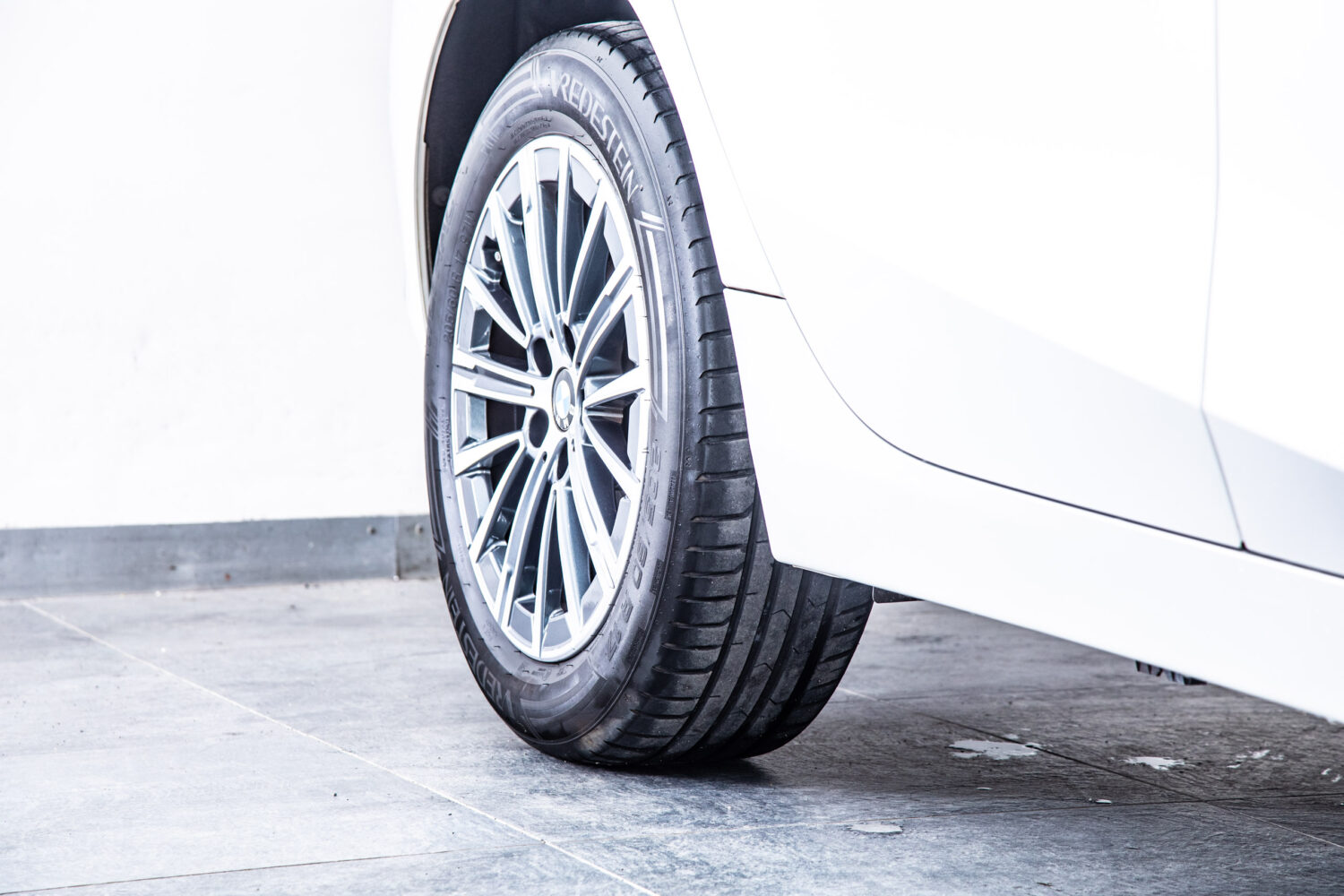 2シリーズアクティブツアラー 218i エクスクルーシブ DCT