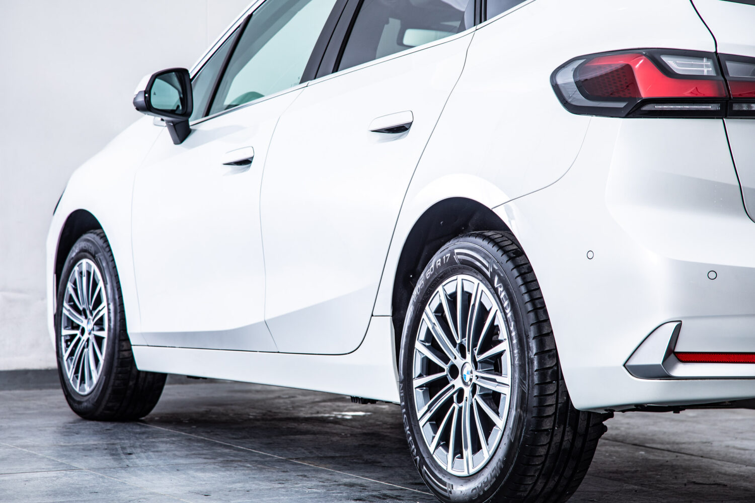 2シリーズアクティブツアラー 218i エクスクルーシブ DCT