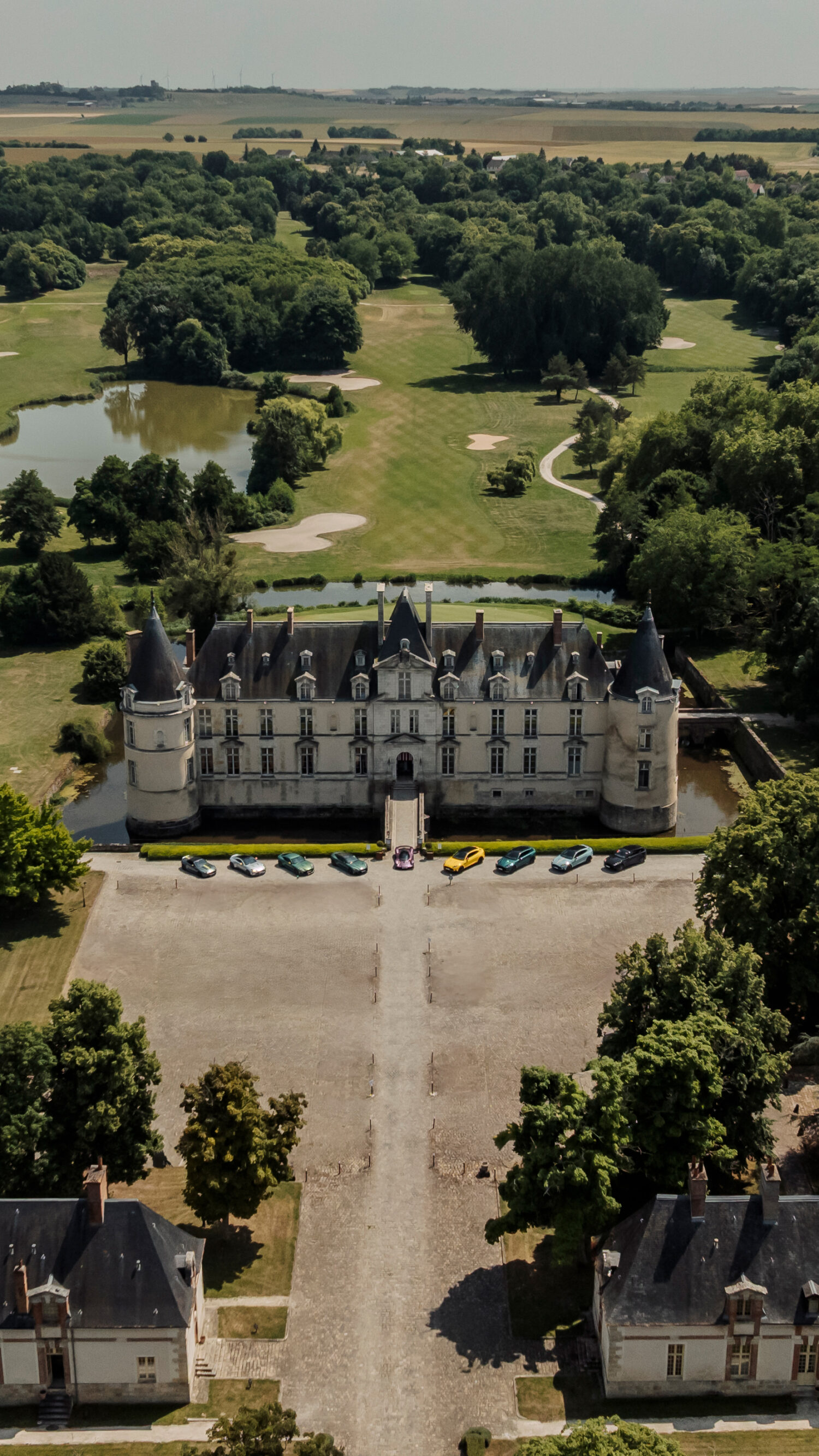 2025年度の成功を受け、2026年は未知の冒険、新たな目的地、そしてさらに魅力的になったアストン・マーティンのウルトラ・ラグジュアリーとハイパフォーマンスの世界へのアクセスを提供する。
