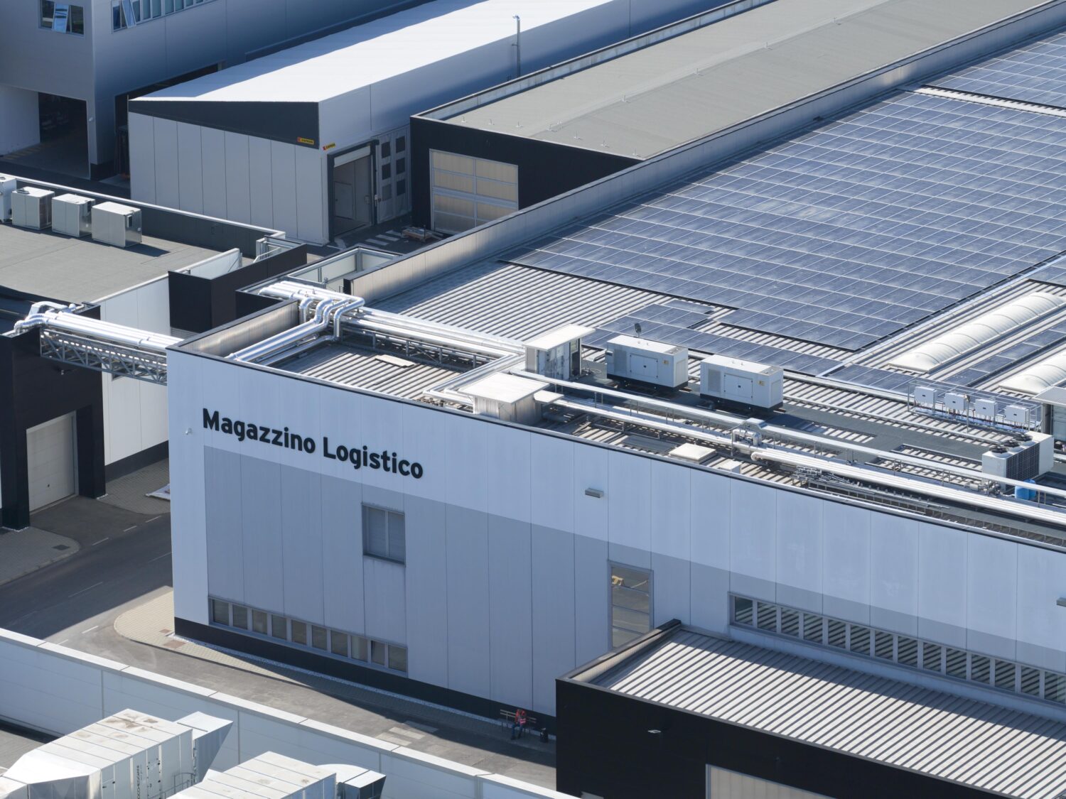 ランボルギーニの脱炭素化戦略が更に前進　本社工場の太陽光発電設備を拡張