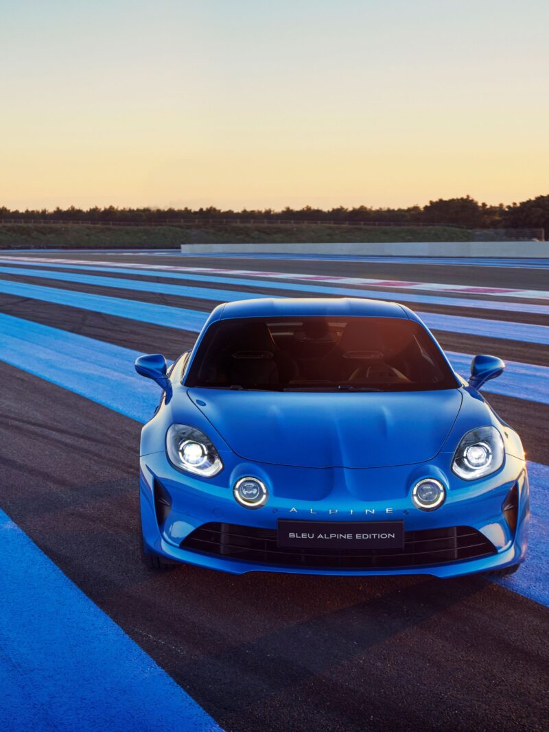 アルピーヌA110　受注終了と限定70台の「ブルーアルピーヌエディション」発表