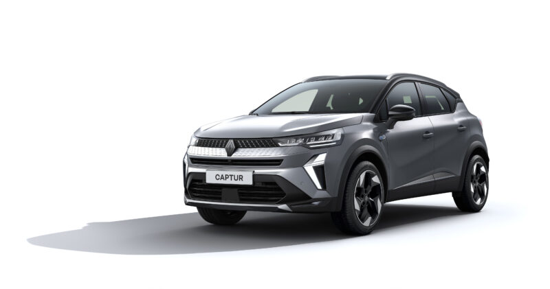 ルノー・キャプチャー・リミテッド　ミシュラン製オールシーズンタイヤ装着の限定車