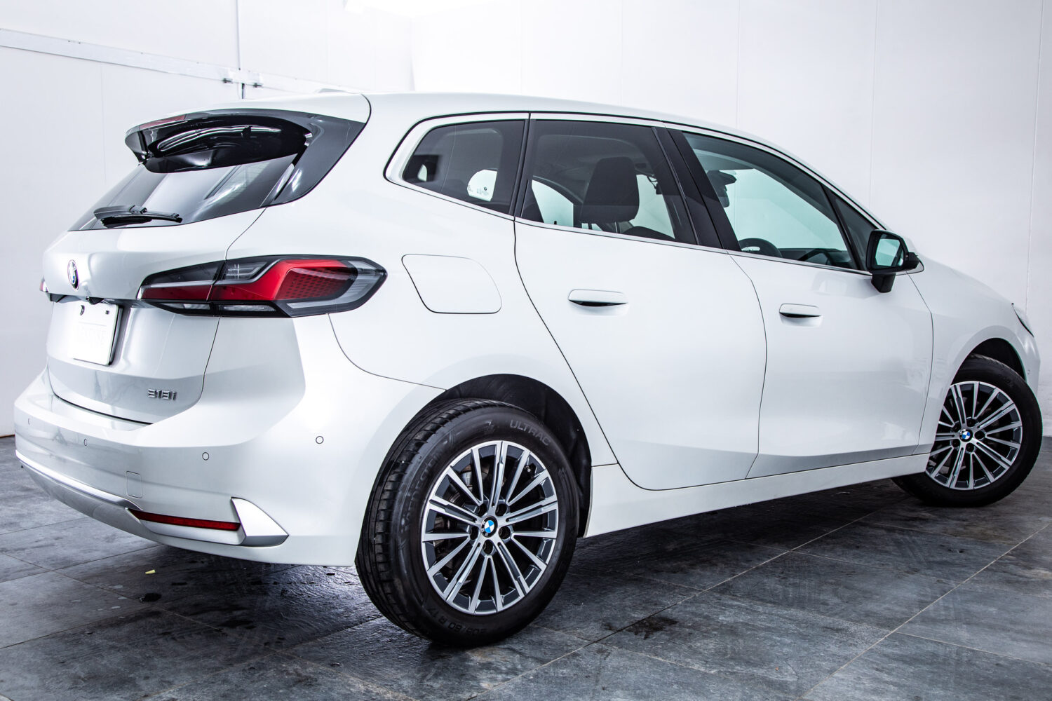 2シリーズアクティブツアラー 218i エクスクルーシブ DCT