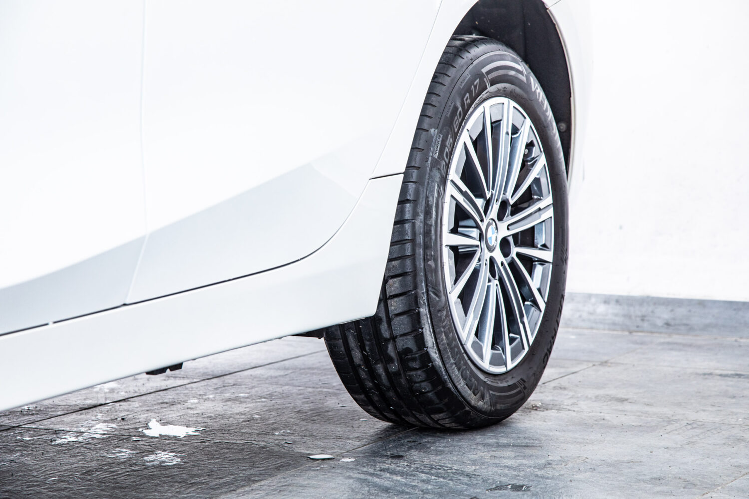 2シリーズアクティブツアラー 218i エクスクルーシブ DCT