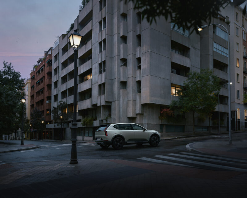 もっと自由に、まだ見ぬ世界へ　ボルボEX60クロスカントリー登場