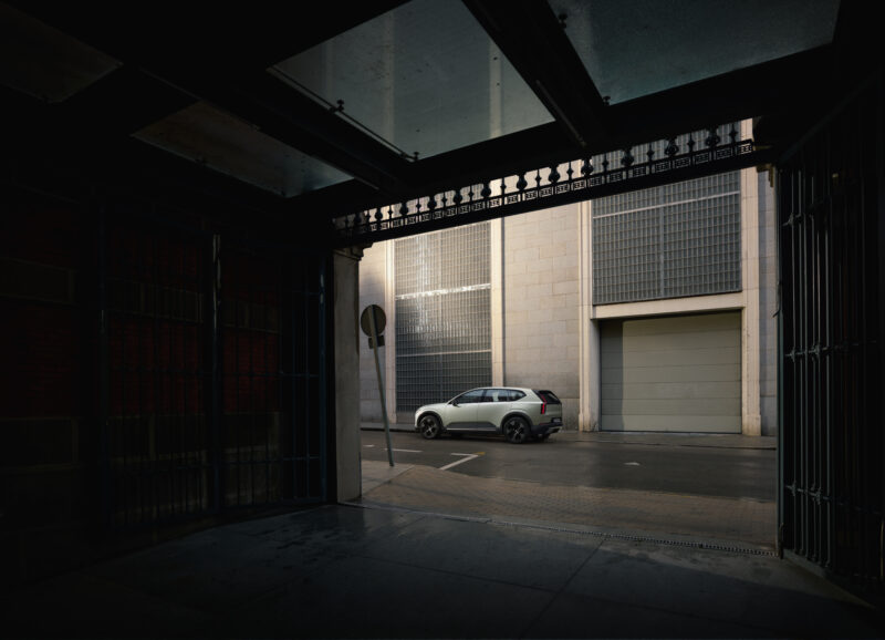 もっと自由に、まだ見ぬ世界へ　ボルボEX60クロスカントリー登場