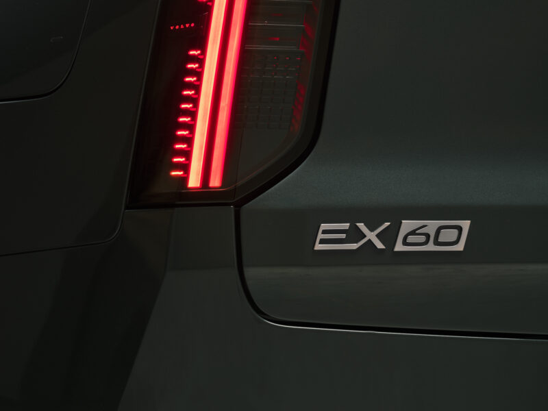 遂に電動ミッドサイズSUV登場　ボルボEX60　ゲームチェンジャーとなる一台