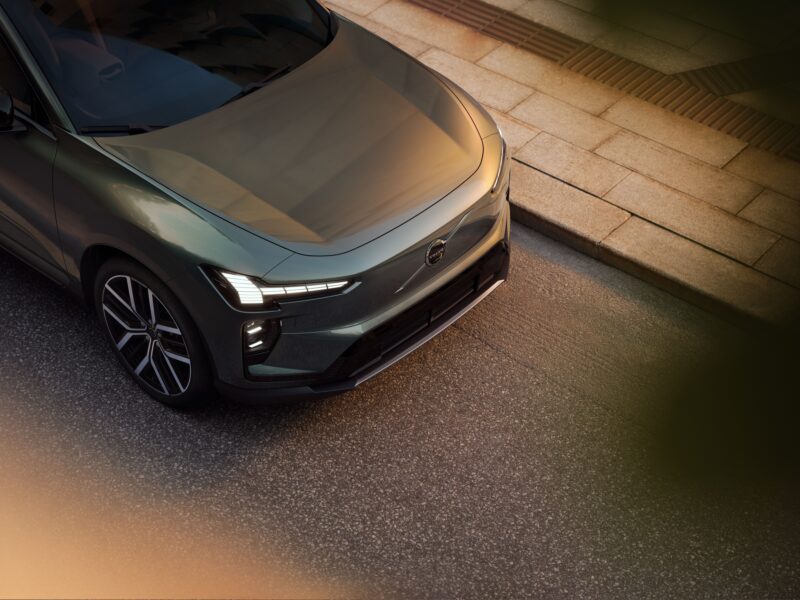 遂に電動ミッドサイズSUV登場　ボルボEX60　ゲームチェンジャーとなる一台