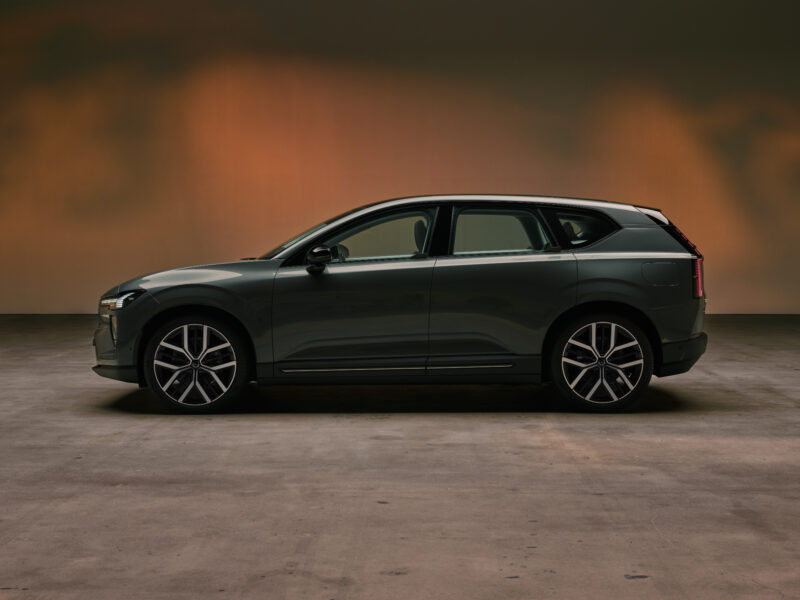 遂に電動ミッドサイズSUV登場　ボルボEX60　ゲームチェンジャーとなる一台