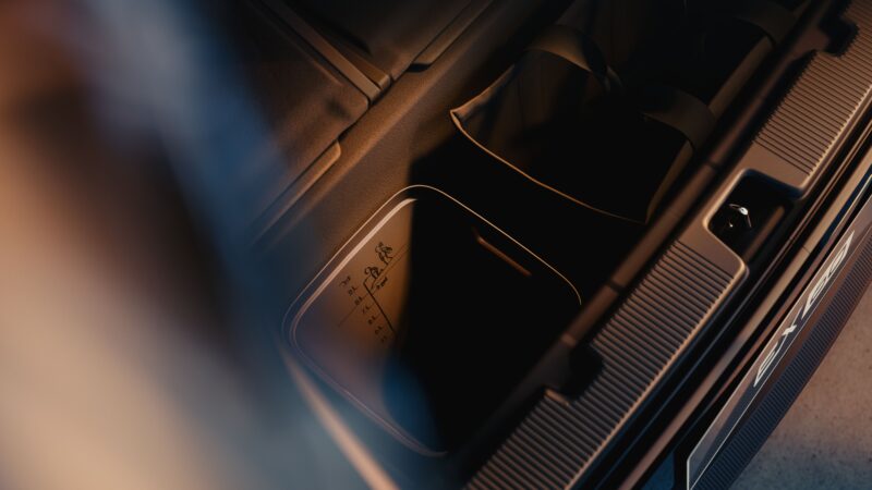 長距離ドライブも心配無用 ボルボ新型EX60 一充電あたり最大810kmの航続距離