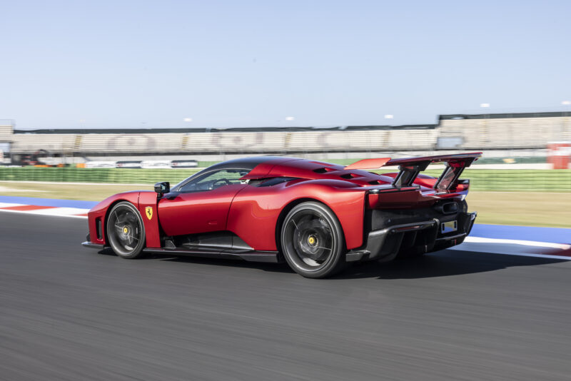 TG Awards 2026 ダブル受賞　フェラーリF80/296スペチアーレ　自動車業界での名誉