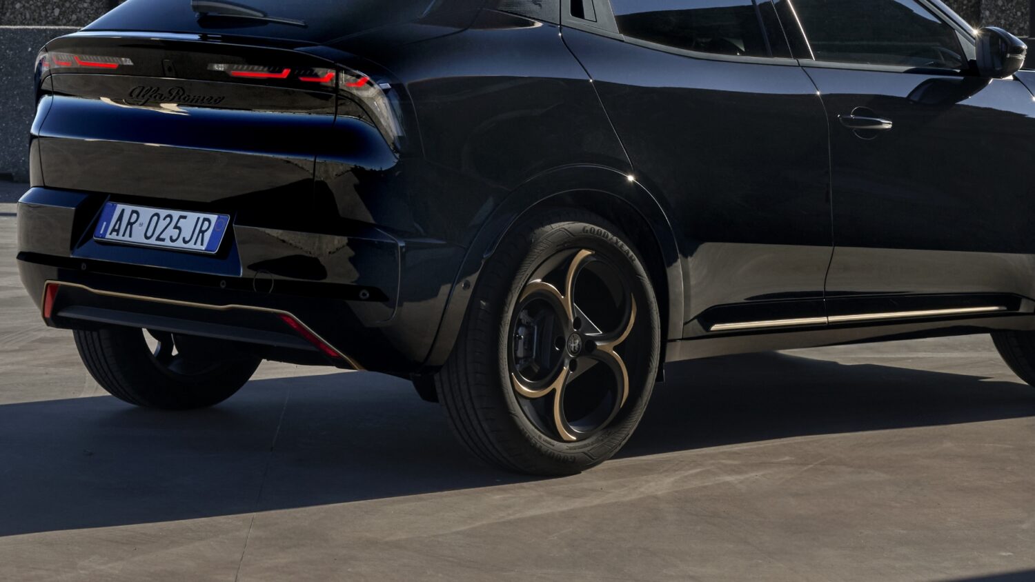 180台限定で登場 最後のインテンサシリーズ アルファ・ロメオ・ジュニア・インテンサ