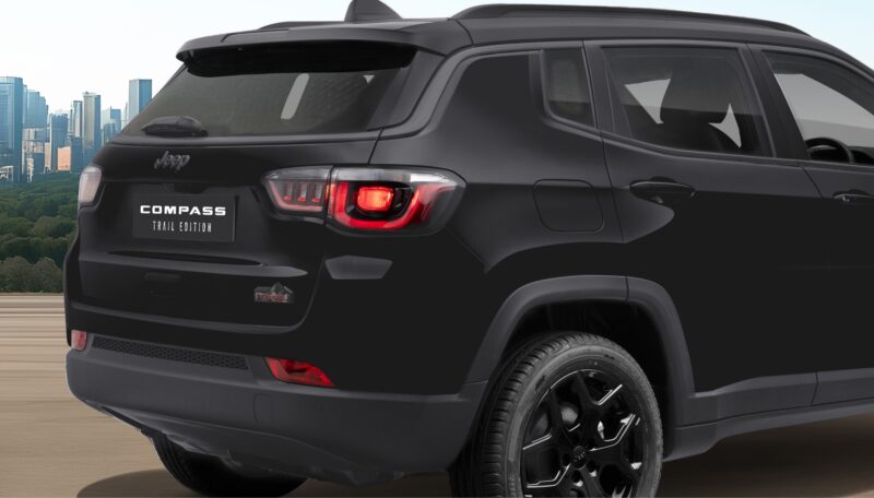 100台限定　ジープ・コンパス・トレイルエディション　都市部にも自然に溶け込む