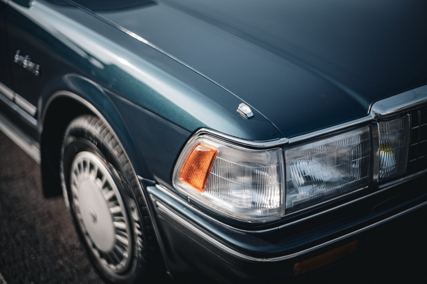 トヨタ・クラウンセダン2.0(FR/4AT)今こそクラウン