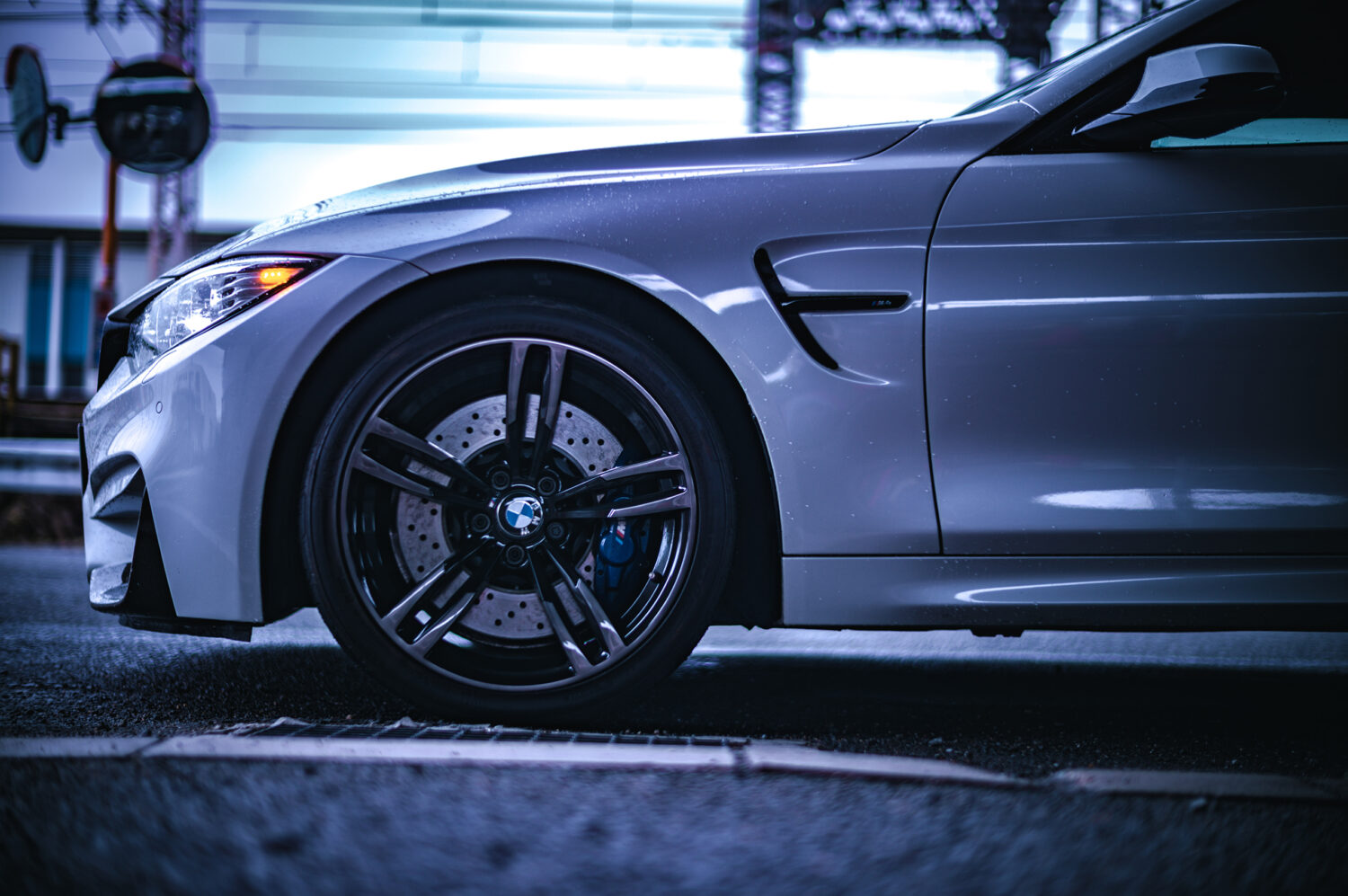 BMW・M4クーペ（FR/7AT）一点ものに滲む“生き様”