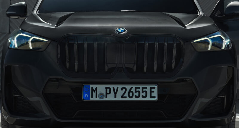 BMW X1　日本全国240台限定「エディション・シャドウ」　精悍な佇まいのSAV