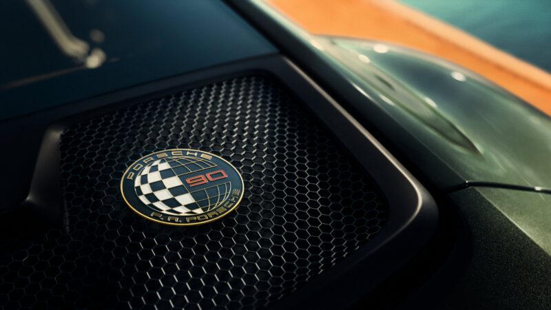 ポルシェ　「911 GT3 90 F.A.ポルシェ」　GT3ツーリングベースで90台の限定生産