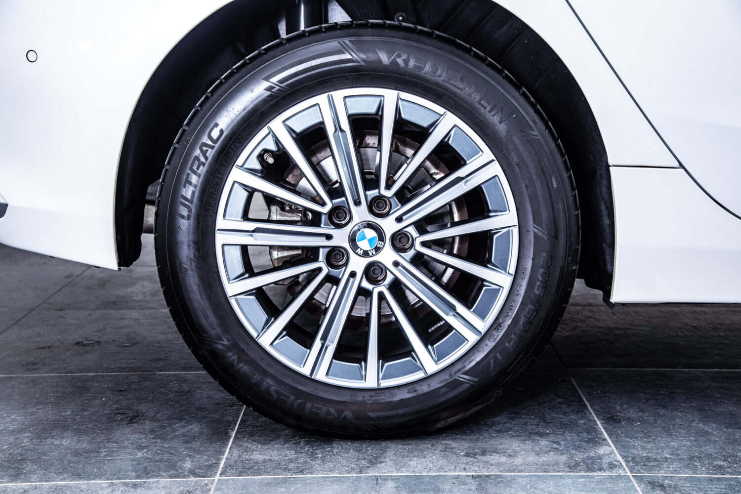 2シリーズアクティブツアラー 218i エクスクルーシブ DCT