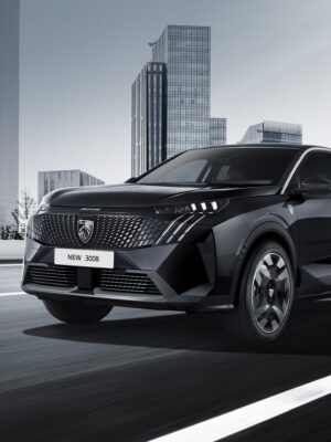 プジョー3008GTハイブリッド　モデル初設定の特別仕様車「ブラックエディション」