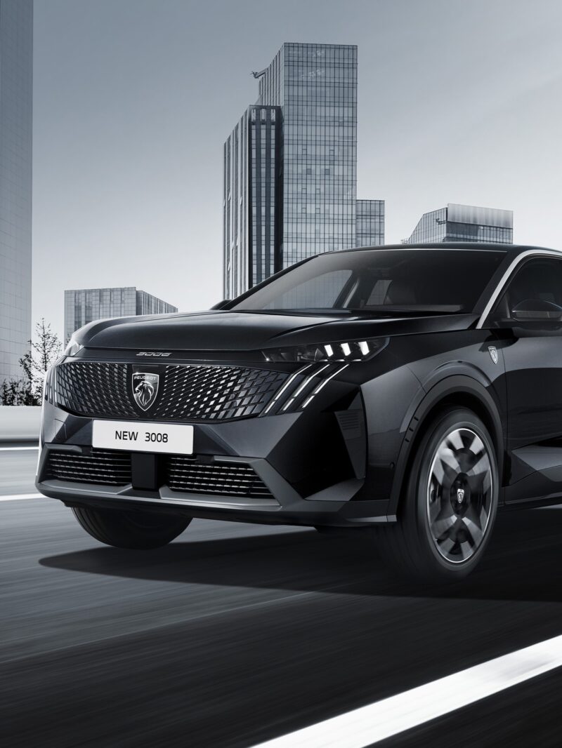 プジョー3008GTハイブリッド　モデル初設定の特別仕様車「ブラックエディション」