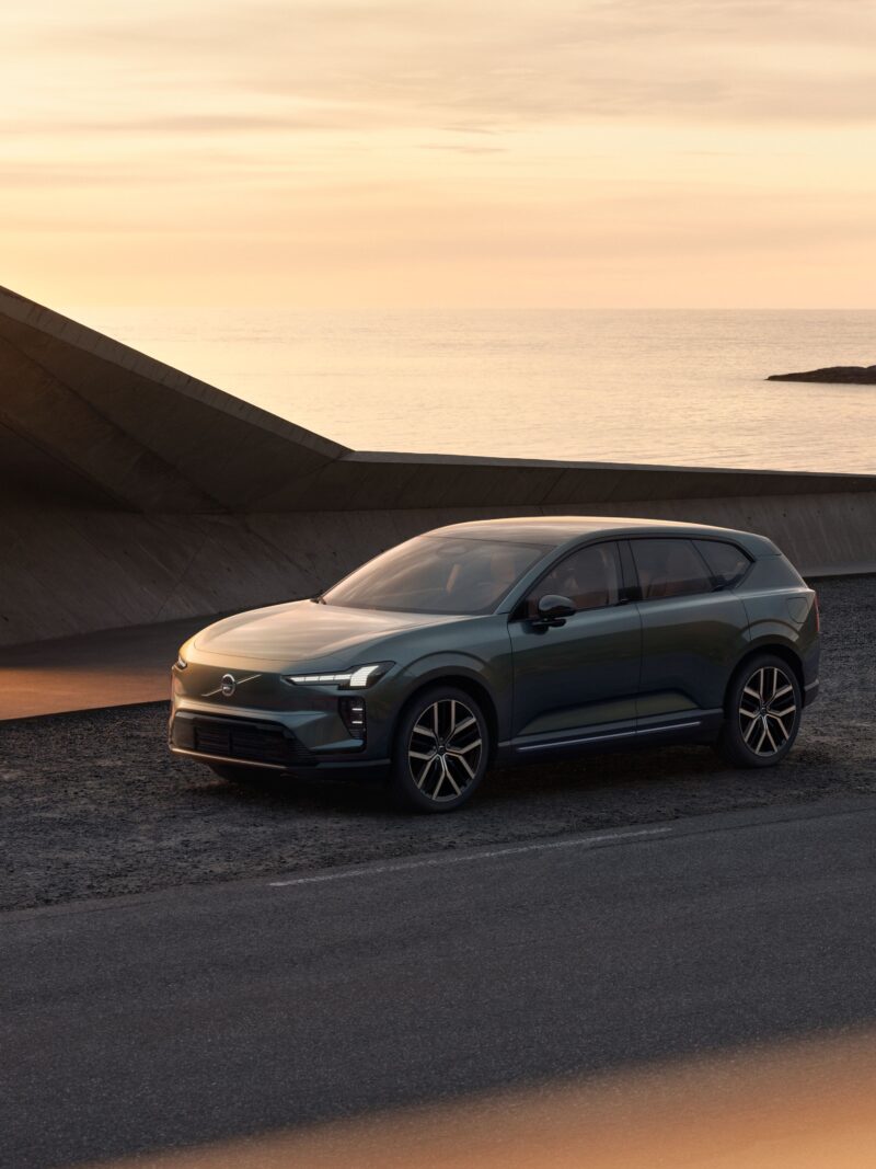 遂に電動ミッドサイズSUV登場　ボルボEX60　ゲームチェンジャーとなる一台