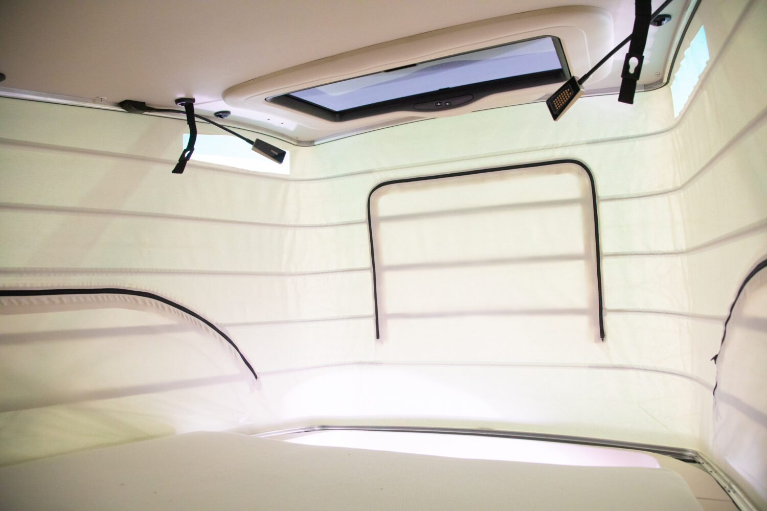 Vクラス BRABUS マルコポーロ D30 4×4 キャンパー