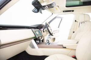 レンジローバー オートバイオグラフィー D300 スタンダードホイールベース 4WD