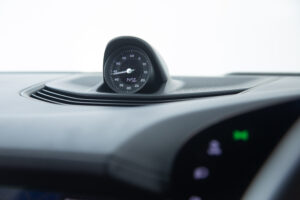 タイカン 4SパフォーマンスBattery+ 4シート4WD