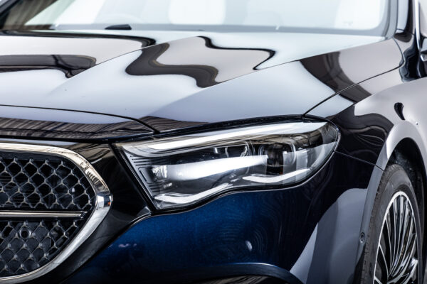 Eクラス E300エクスクルーシブ AMGライン(ISG)