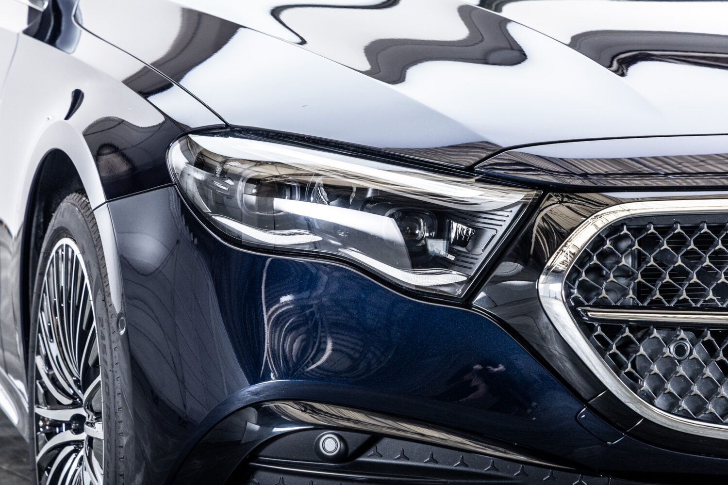 Eクラス E300エクスクルーシブ AMGライン(ISG)