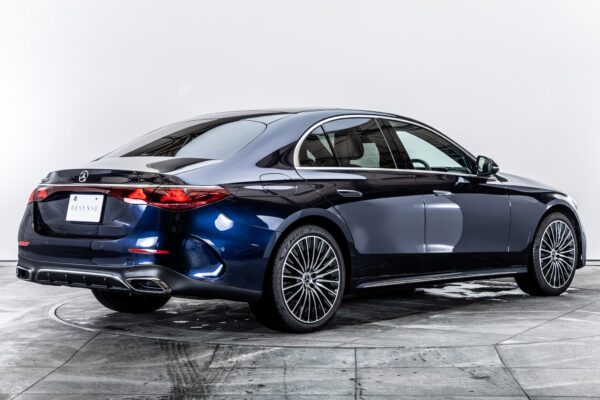 Eクラス E300エクスクルーシブ AMGライン(ISG)