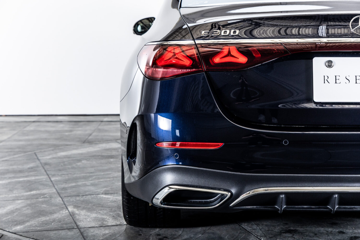 Eクラス E300エクスクルーシブ AMGライン(ISG)