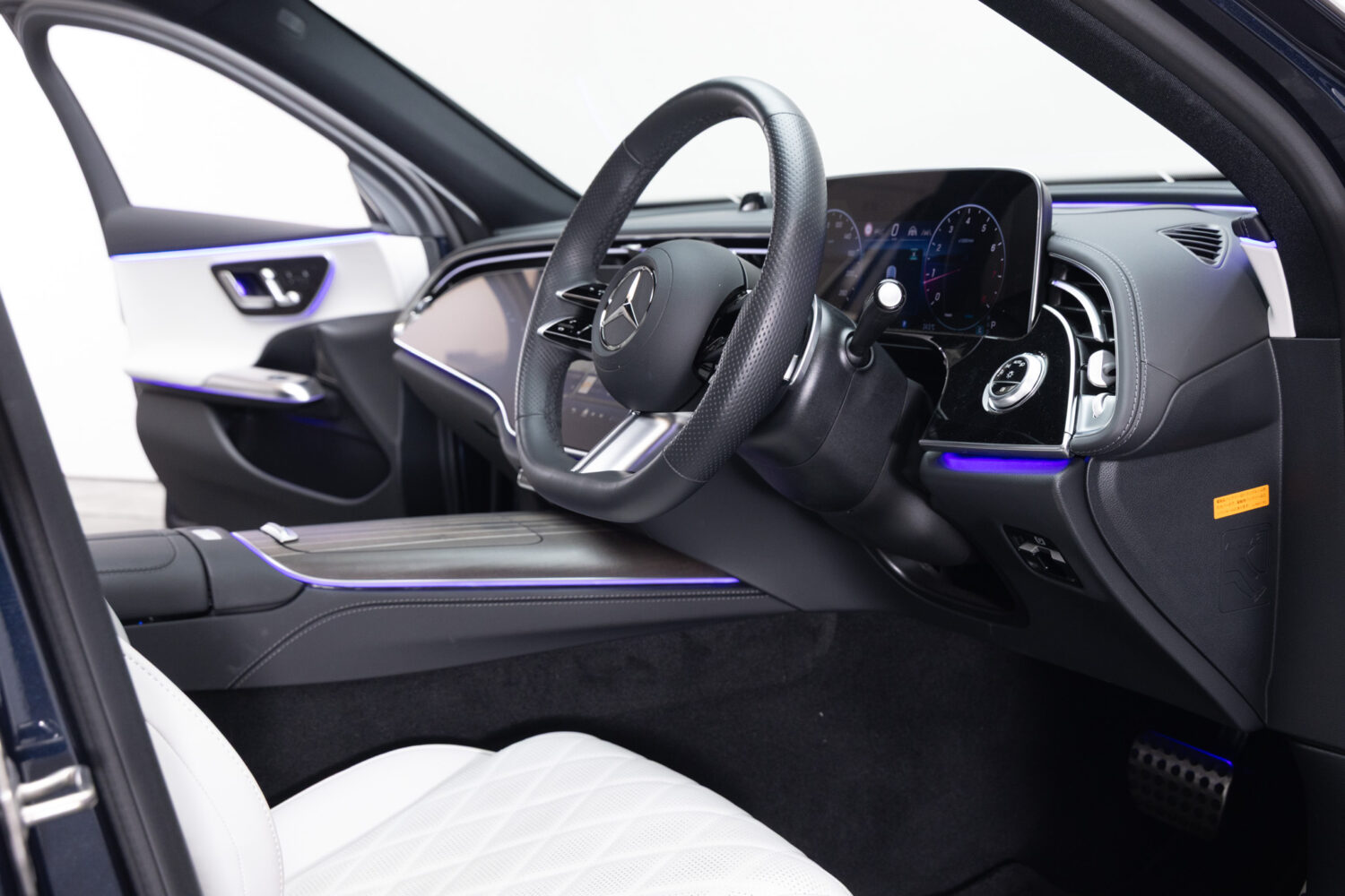 Eクラス E300エクスクルーシブ AMGライン(ISG)