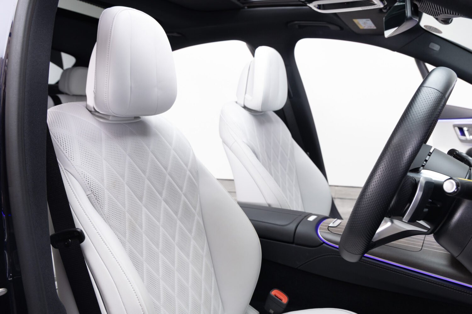 Eクラス E300エクスクルーシブ AMGライン(ISG)