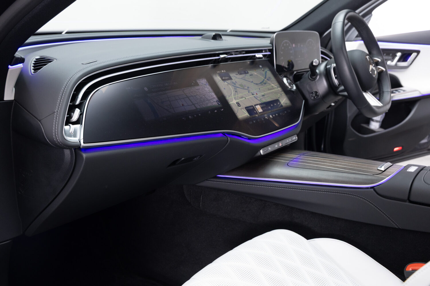 Eクラス E300エクスクルーシブ AMGライン(ISG)