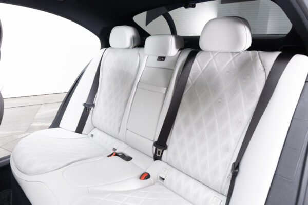 Eクラス E300エクスクルーシブ AMGライン(ISG)