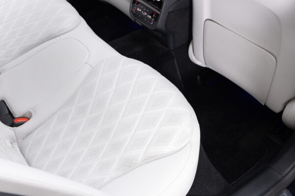 Eクラス E300エクスクルーシブ AMGライン(ISG)