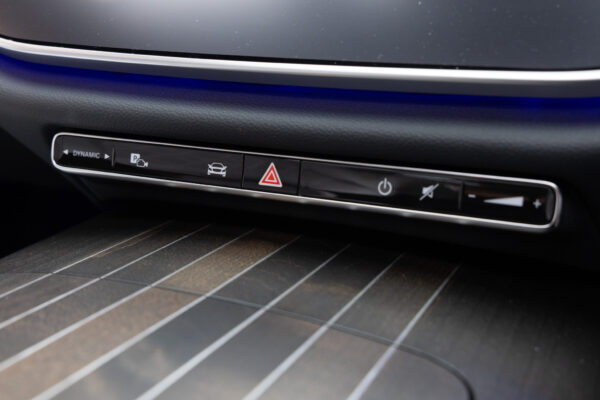 Eクラス E300エクスクルーシブ AMGライン(ISG)