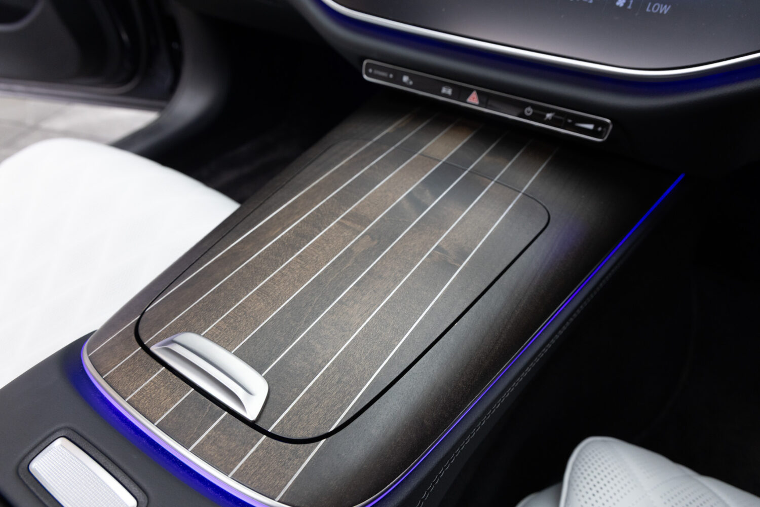 Eクラス E300エクスクルーシブ AMGライン(ISG)