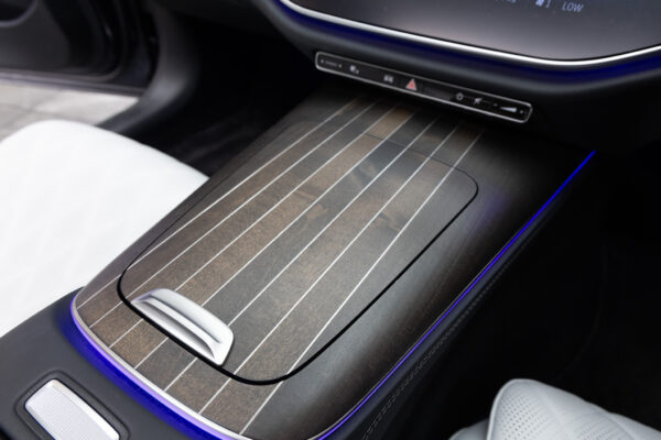 Eクラス E300エクスクルーシブ AMGライン(ISG)