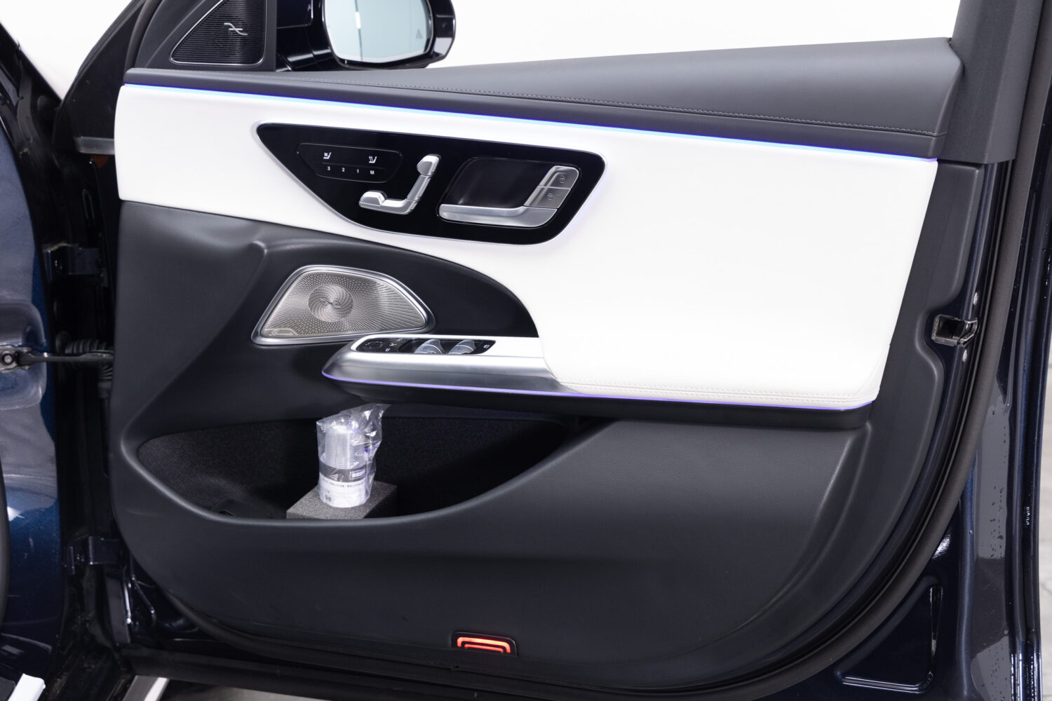 Eクラス E300エクスクルーシブ AMGライン(ISG)