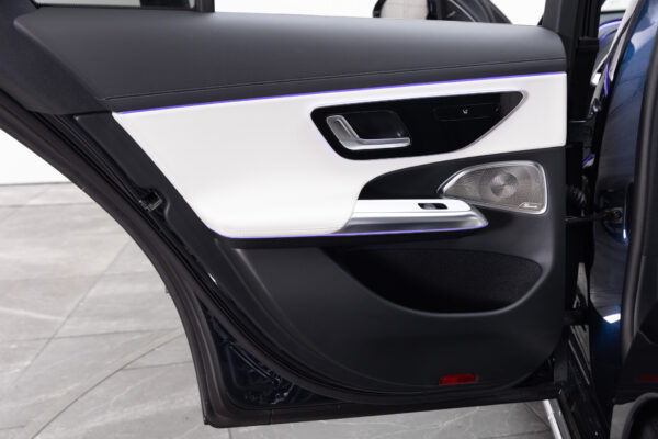 Eクラス E300エクスクルーシブ AMGライン(ISG)
