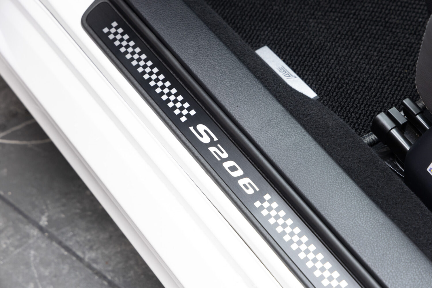 インプレッサ WRX STI S206 4WD