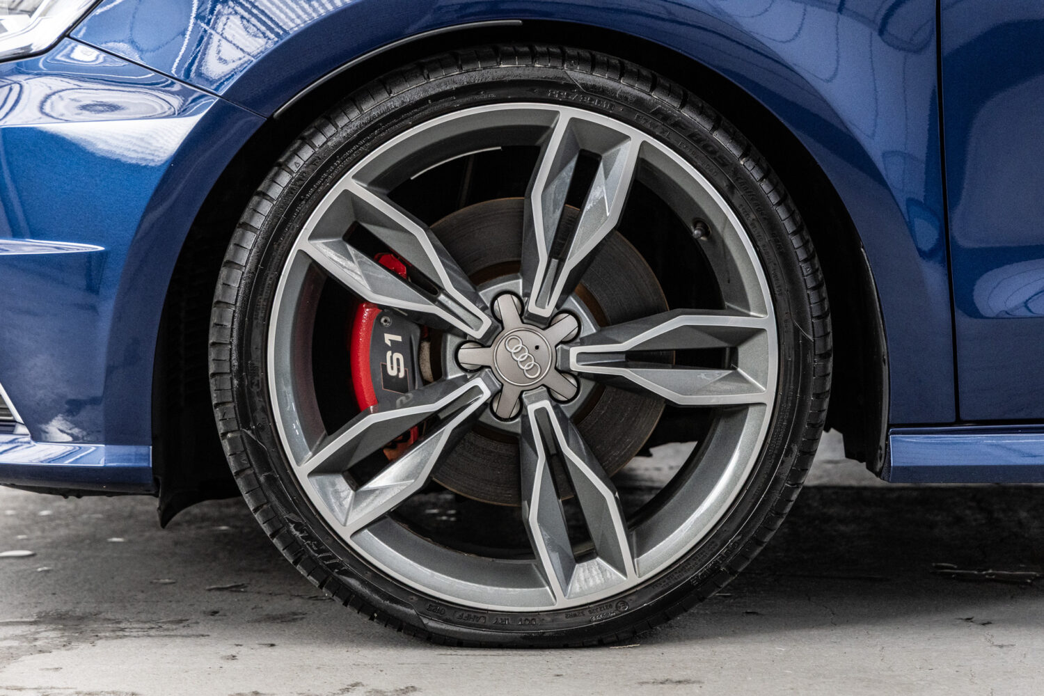 S1スポーツバック 4WD 6MT