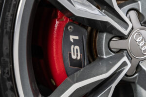 S1スポーツバック 4WD 6MT