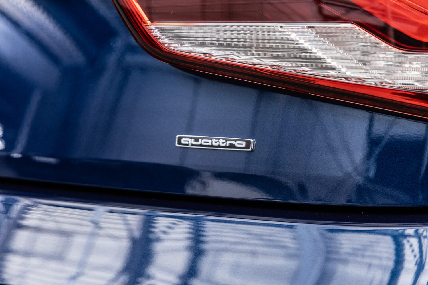 S1スポーツバック 4WD 6MT